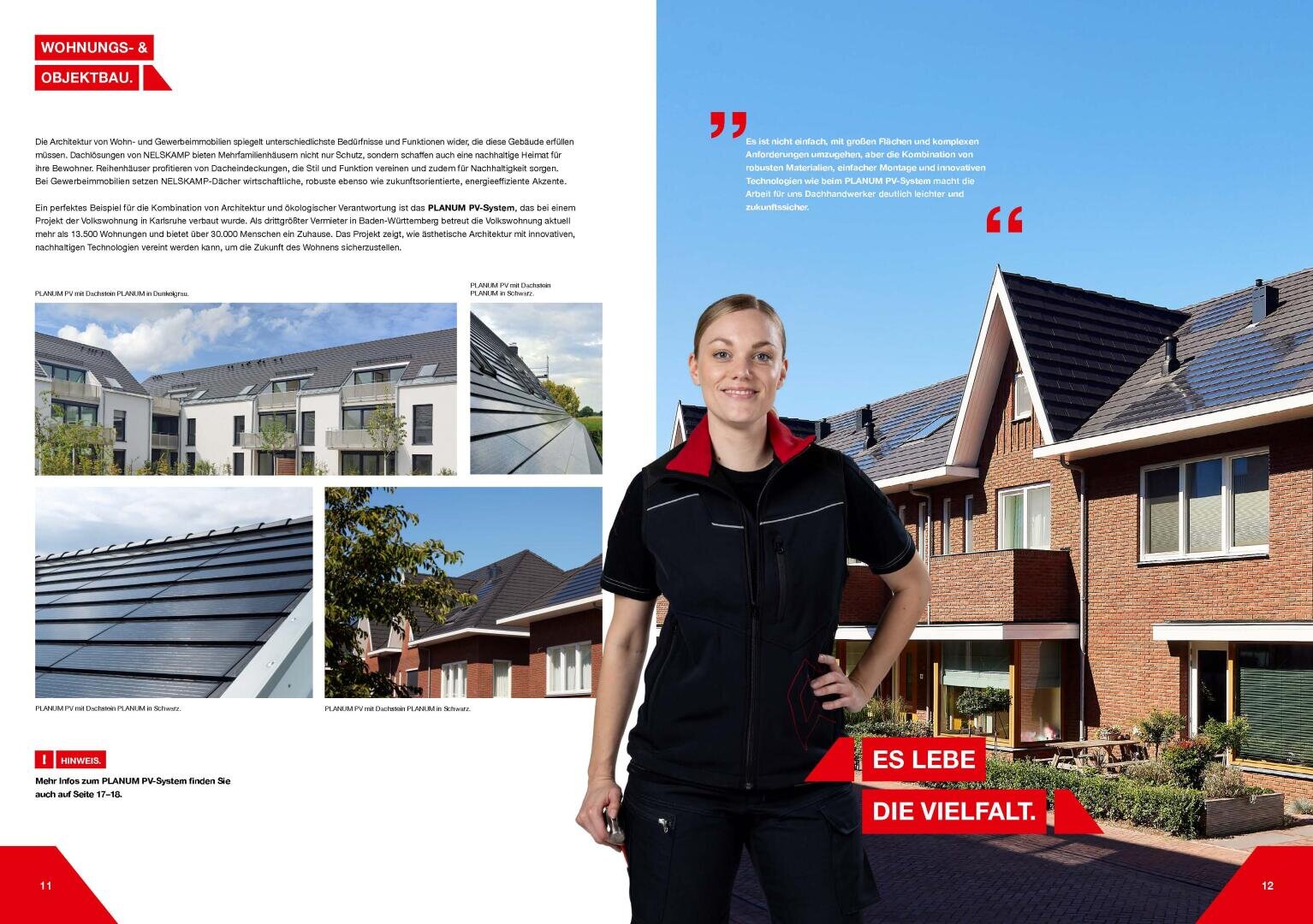 Eine Frau in einer schwarz-roten Uniform steht lächelnd vor modernen Häusern mit integrierten Solarzellen auf den Dächern. Kleinere Bilder zeigen Nahaufnahmen der Sonnenkollektoren auf verschiedenen Häusern.