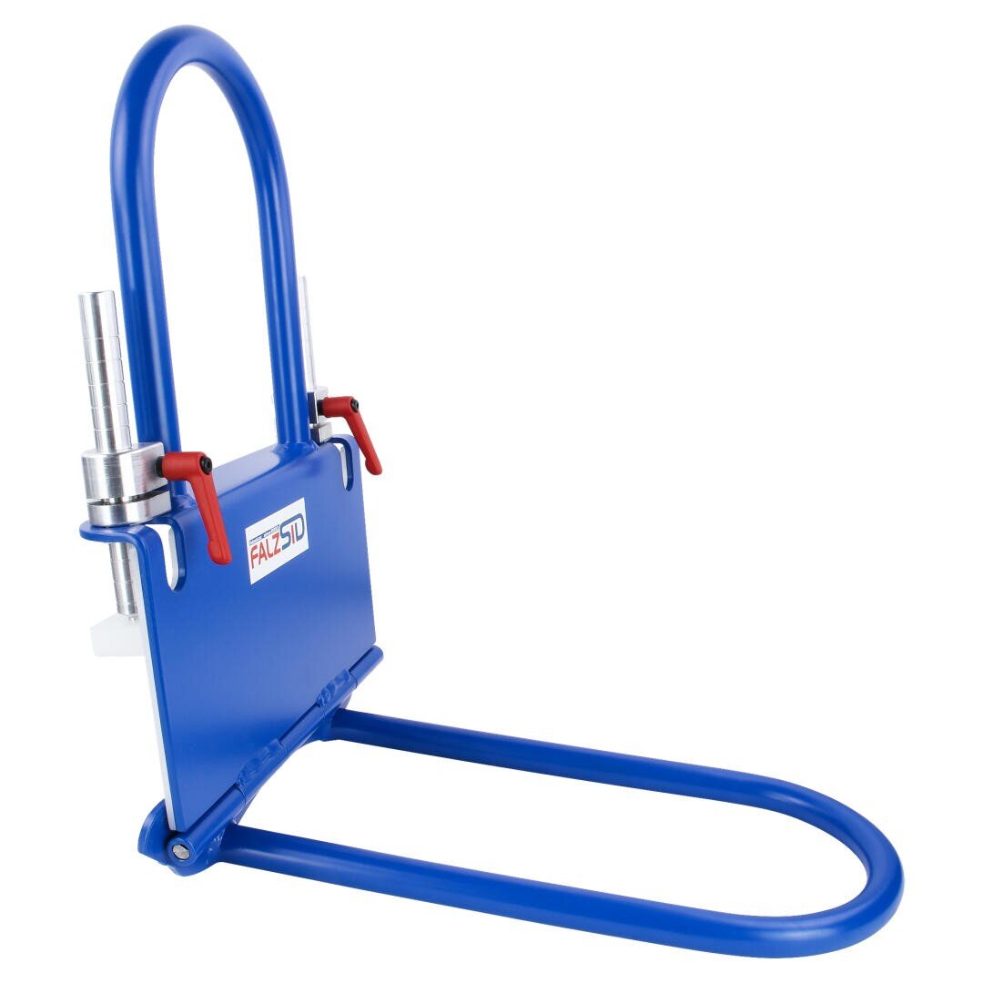 Eine blaue Parksperre aus Metall mit rechteckiger Basis, U-förmigem Rahmen und zwei roten Verriegelungshebeln. Die Sperre trägt die Bezeichnung FAAC 570 und dient der Verhinderung unbefugten Parkens.