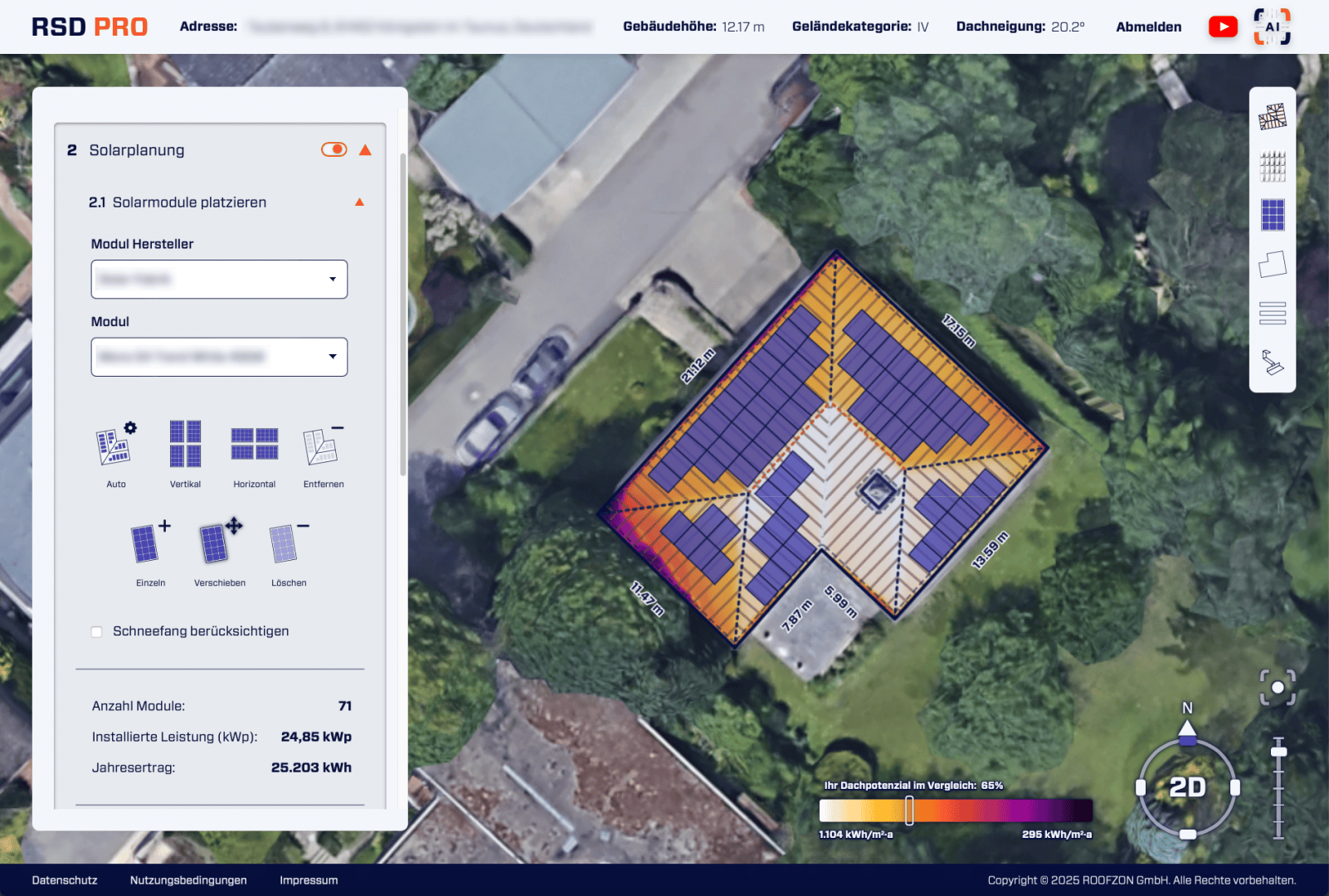 View of a building on a satellite map with overlay by the solar module planning software, showing the estimated placement and power of the modules. A menu on the left-hand side shows the number of modules, the energy yield and the manufacturer selection.
