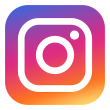 Instagram-Logo mit einer weißen Kamera Kontur mit einem abgerundeten Quadrat und Kreis im Inneren, vor einem Hintergrund mit einem Farbverlauf von lila, rosa, orange und gelb.